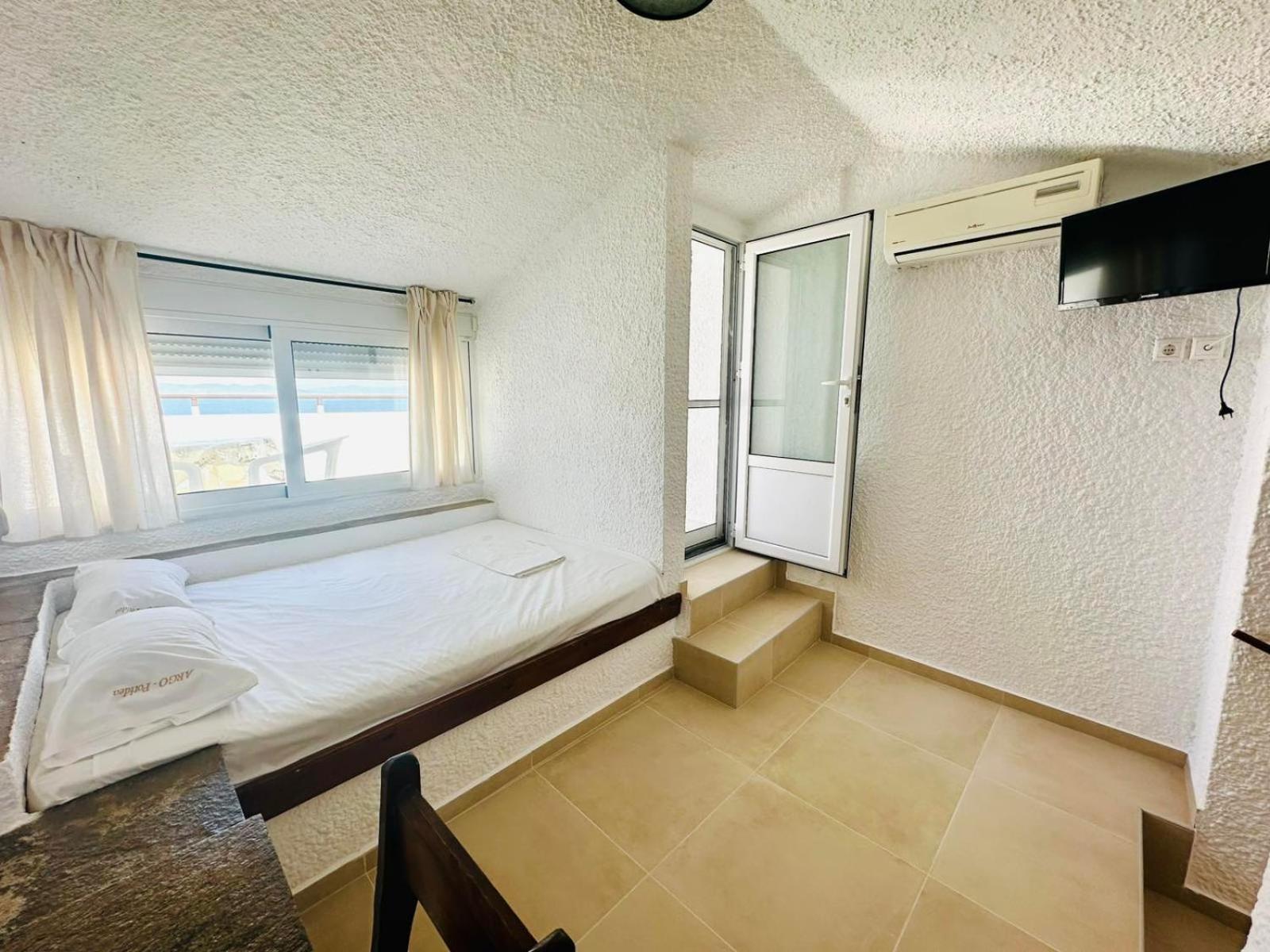 Argo Apartments เนอาโปติไดอา ห้อง รูปภาพ